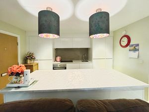 Kitchen- click for photo gallery
